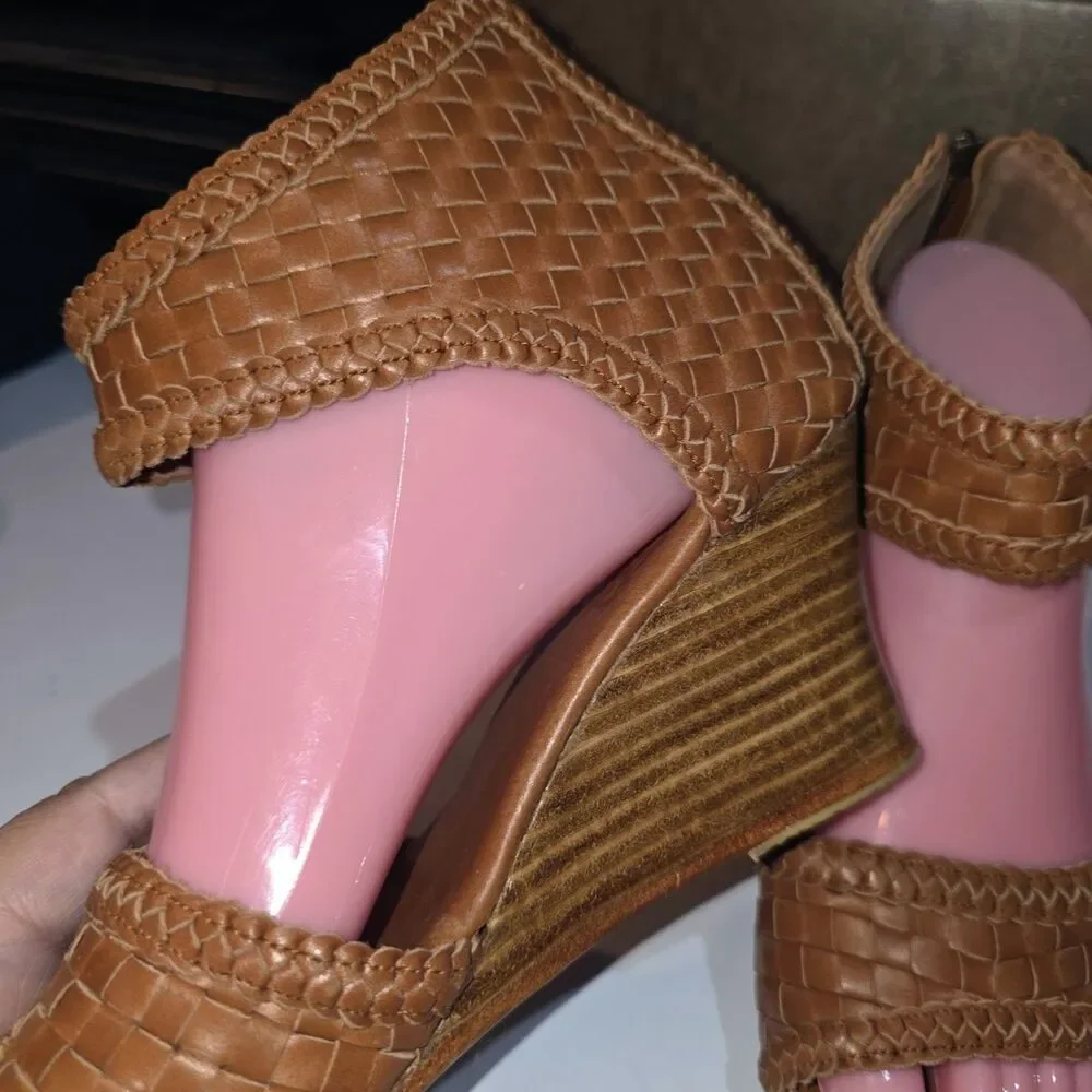 ELF ATHENA Sz 7 NWOT Hand Made Tan Basket Weave Leather Open Toe Wedge Sandals